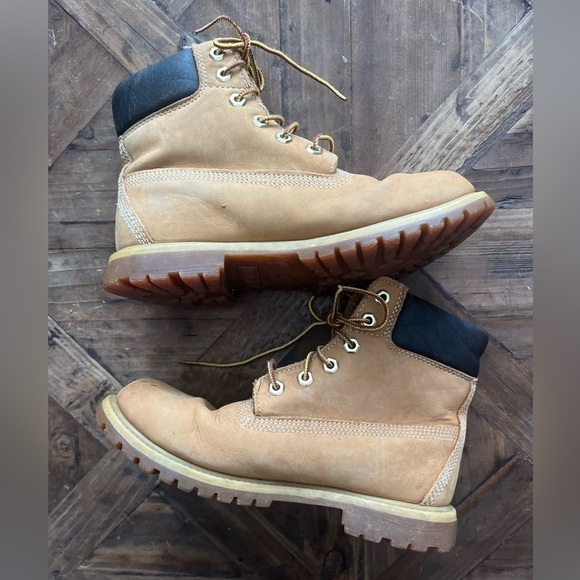 Womens Timberland Boots - Picture 4 of 11